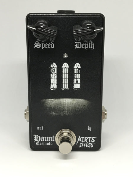 Airis Effects: Haunt Tremelo, Guitar Effects Pedal